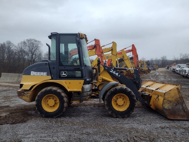 deere-244j-image-3