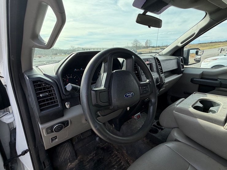 2019-ford-f150-xl-image-19