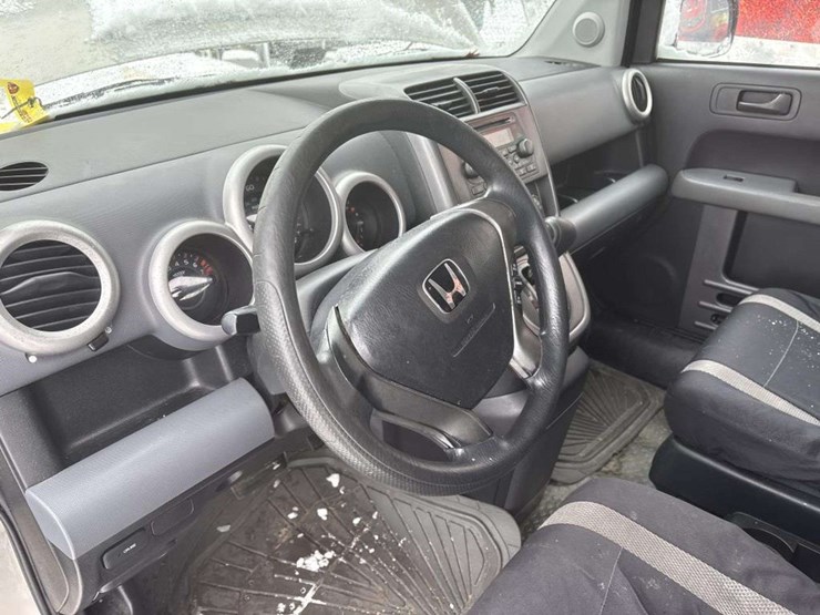 2004-honda-element-image-23