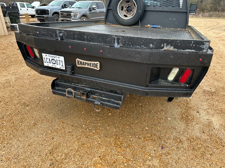 2017-chevrolet-3500hd-image-18