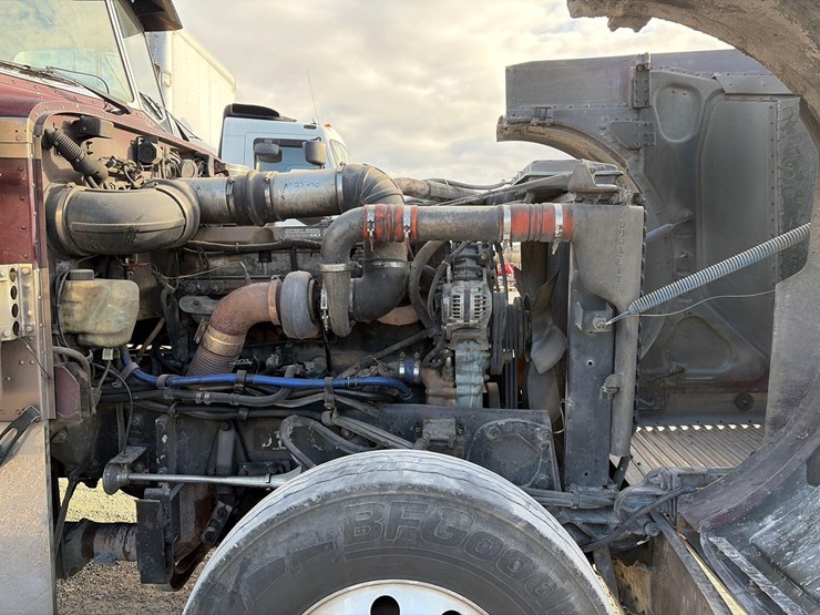 1999-peterbilt-379-image-16