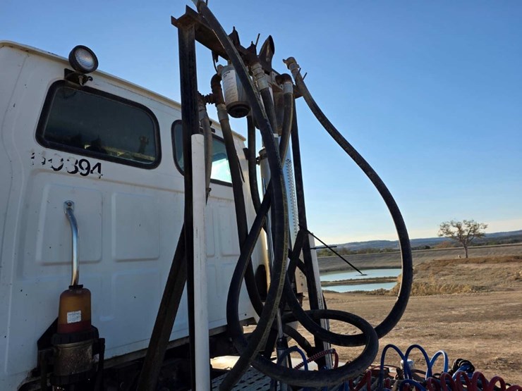 2003-sterling-lt9500-image-16