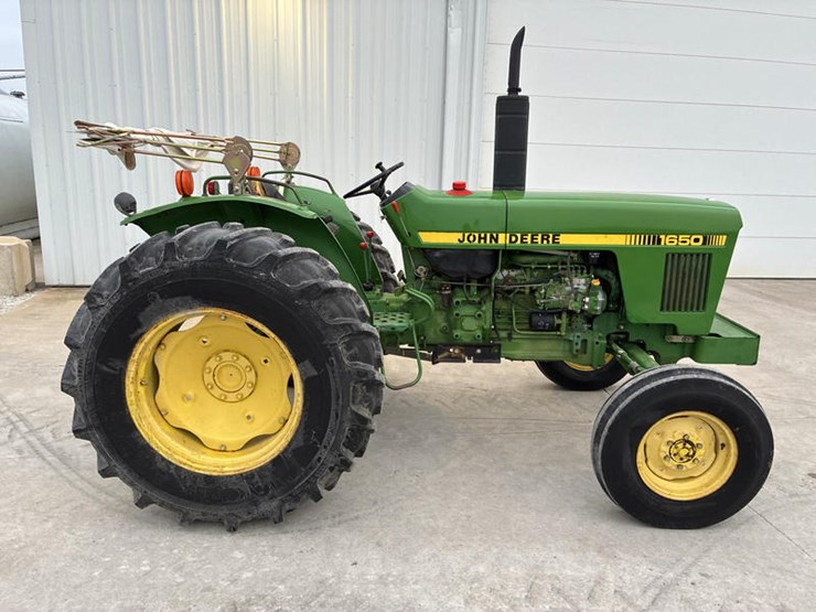 john-deere-1650-image-2