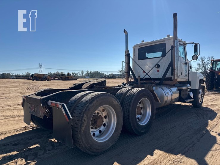 2015-mack-pinnacle-chu613-image-6