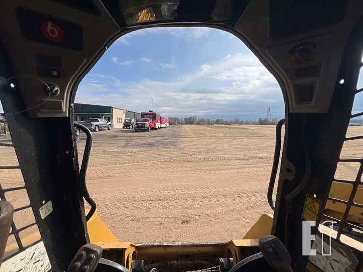 2017-caterpillar-259d-image-34