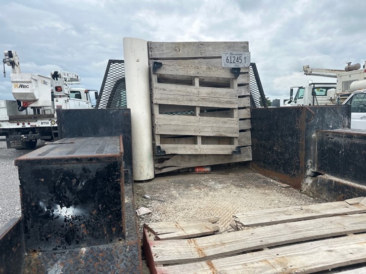 2004-ford-f350-xl-image-14