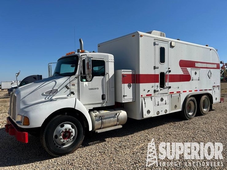 kenworth-t300-image-1