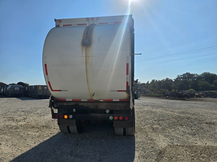 2007-mack-le613-image-22