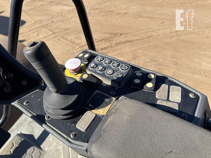 caterpillar-cs54b-image-17