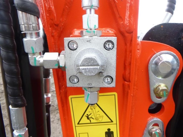 2025-tpm-18bs-hydraulic-excavator-image-14