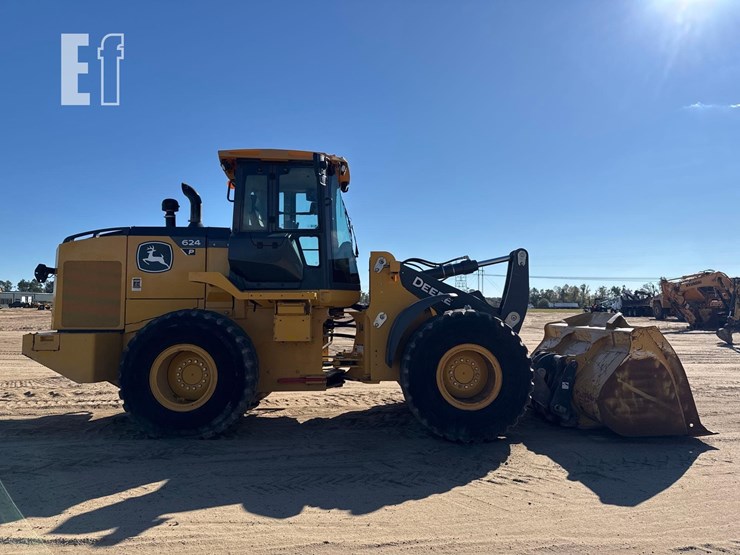 2022-deere-624-p-tier-image-5