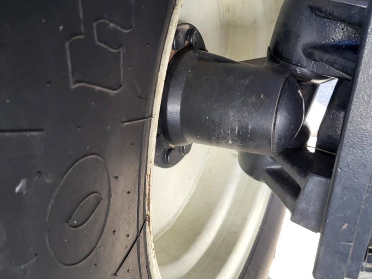 new-holland-cr9040-image-36