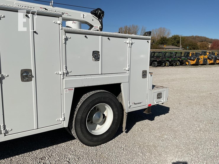 peterbilt-337-image-6