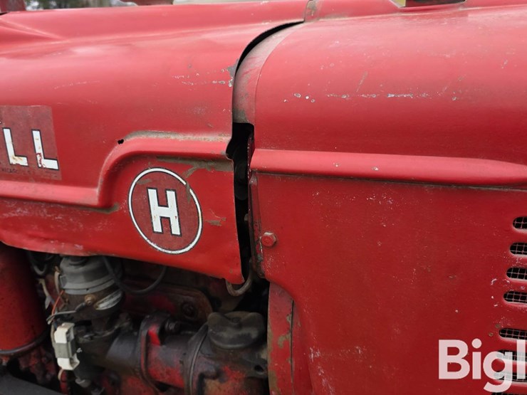 1945-farmall-h-2wd-tractor-image-12