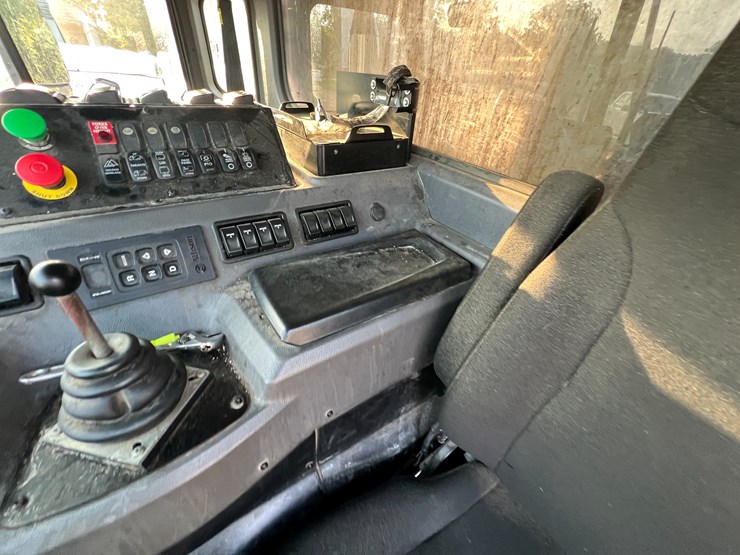 peterbilt-520-image-77