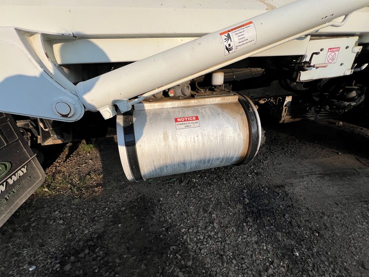 peterbilt-520-image-23