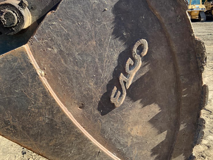 komatsu-pc220-lc-8-image-14