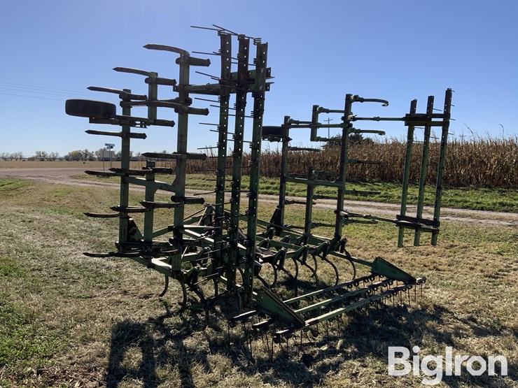 john-deere-1100-image-7