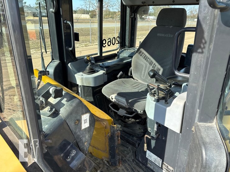 komatsu-d51pxi-22-image-25