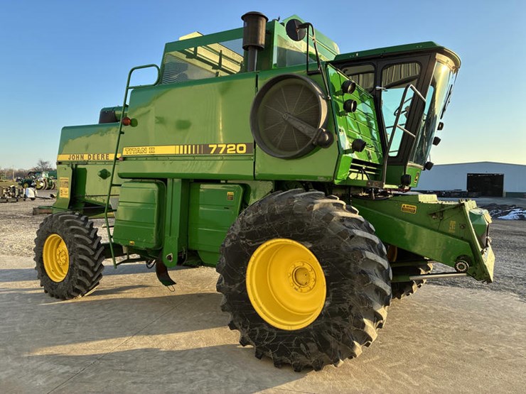 john-deere-7720-titan-ii-image-10