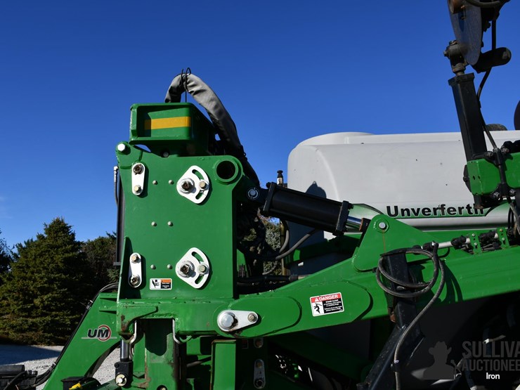 unverferth-2600-nutrimax-liquid-fertilizer-applicator-image-17