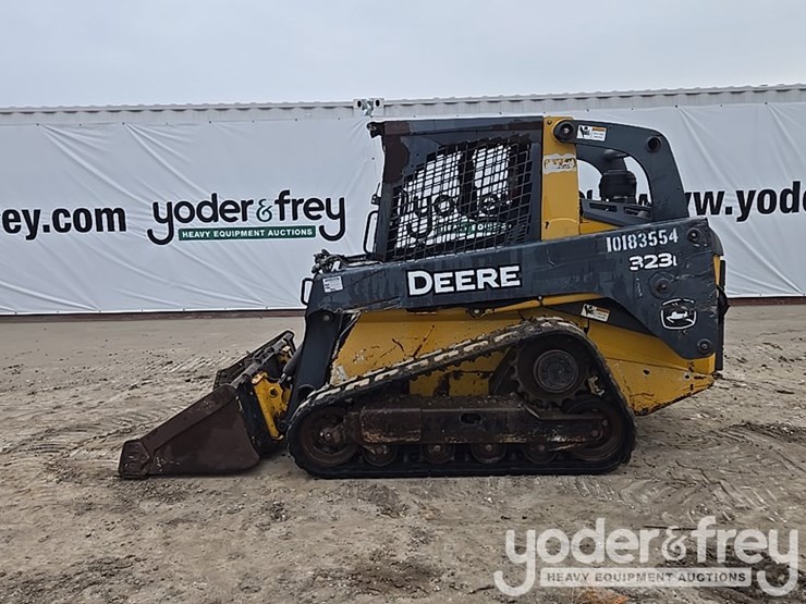 deere-323d-image-2