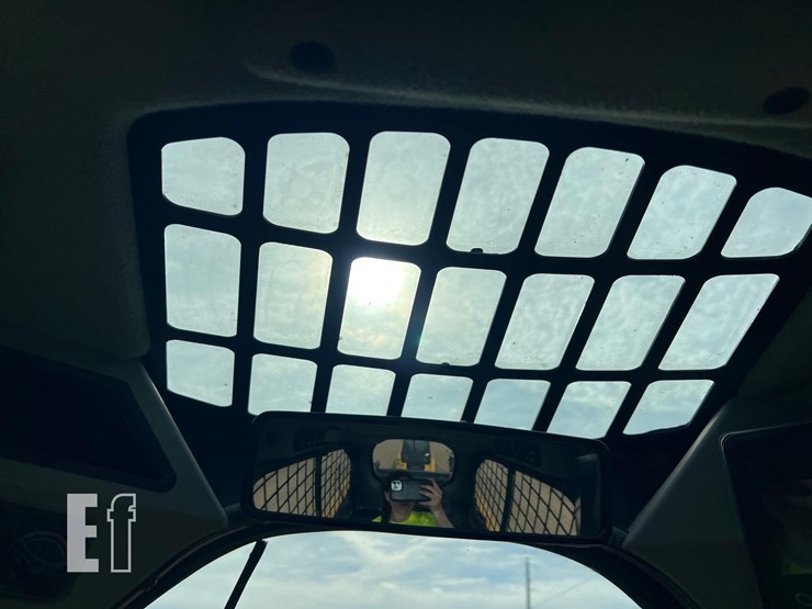 2016-caterpillar-236d-image-24