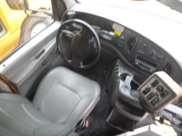 2001-ford-e450-image-14