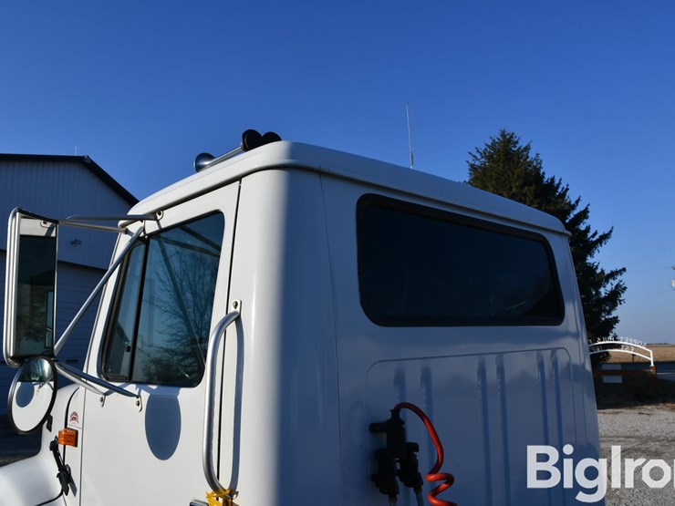 international-4700-image-15