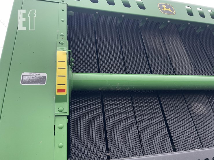 2022-john-deere-560m-image-31