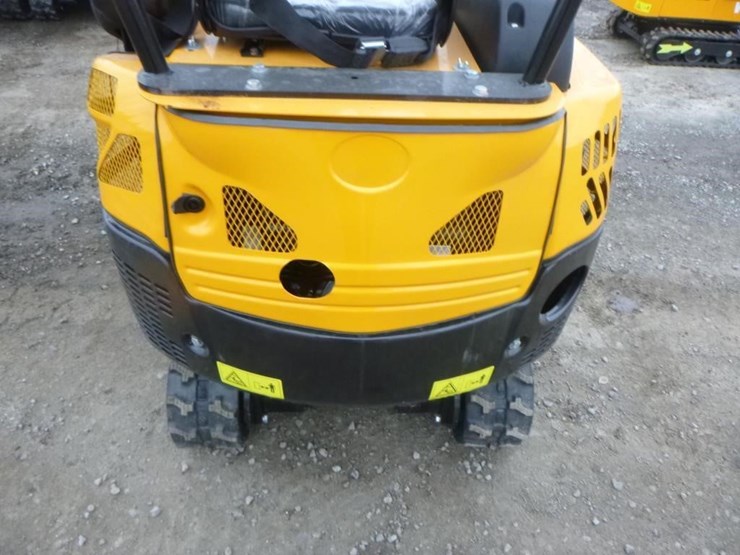 2025-vicsec-vc15p-hydraulic-excavator-image-17