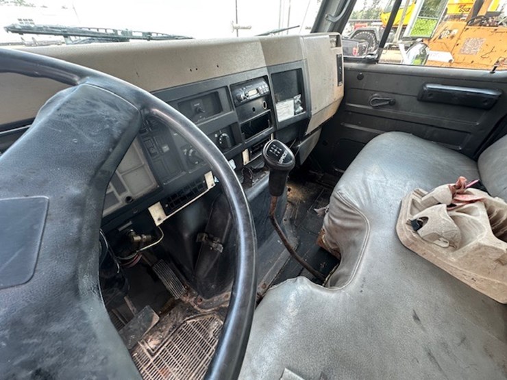 1994-international-4700-image-26