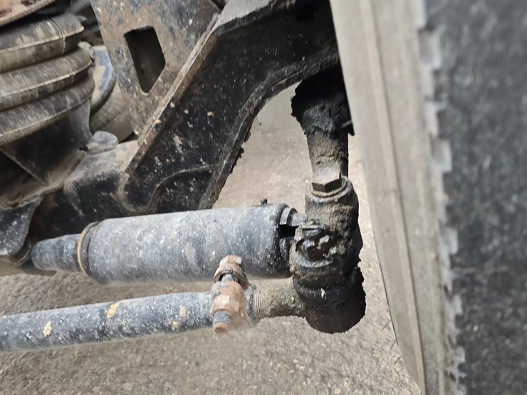 2020-peterbilt-567-image-96