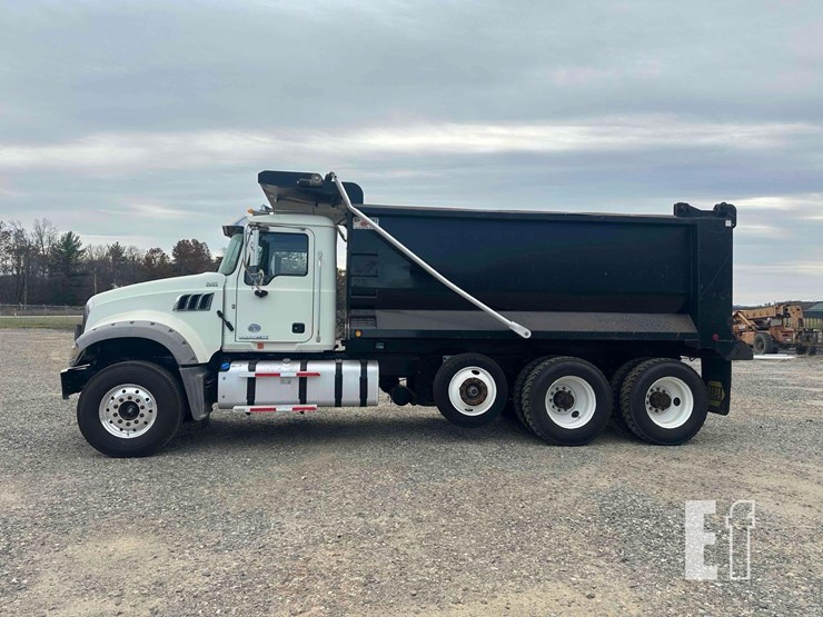 2017-mack-granite-gu713-image-2