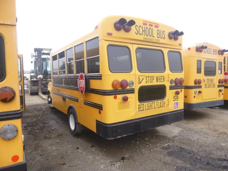 2004-ford-e450-image-4