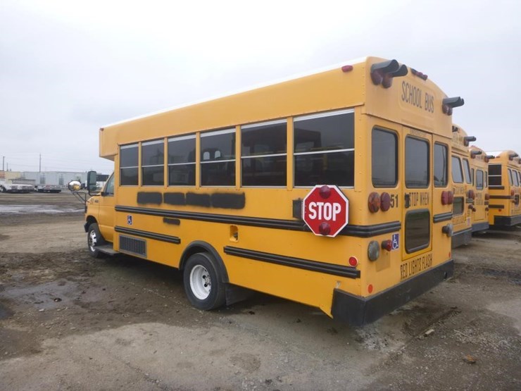 2001-ford-e450-image-4