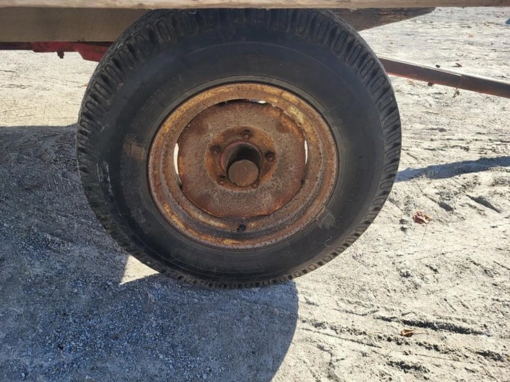 hay-wagon-w/running-gear-image-28