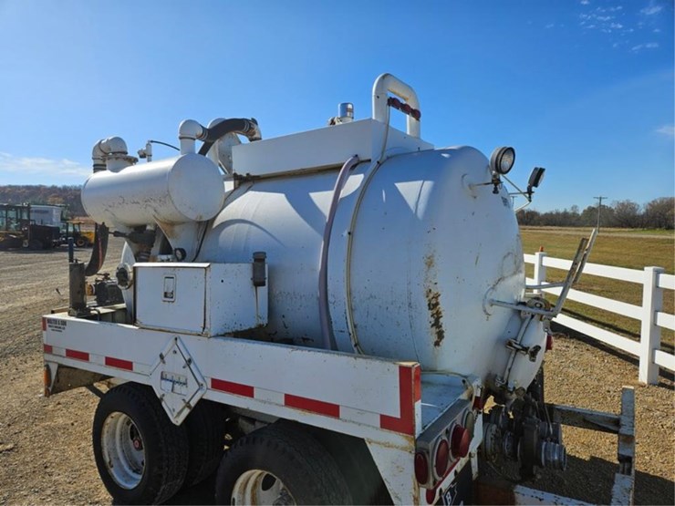 #3272-•-1983-presvac-systems-sewer-vac-image-36