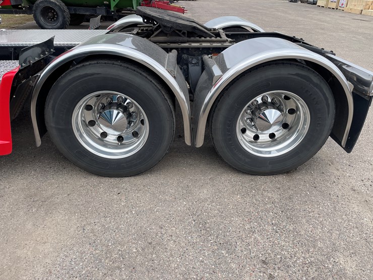 #1043-•-2009-freightliner-semi-(wi-title-in-delay)-image-85