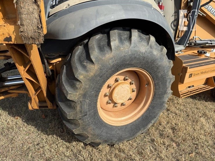 2014-case-580n-image-12