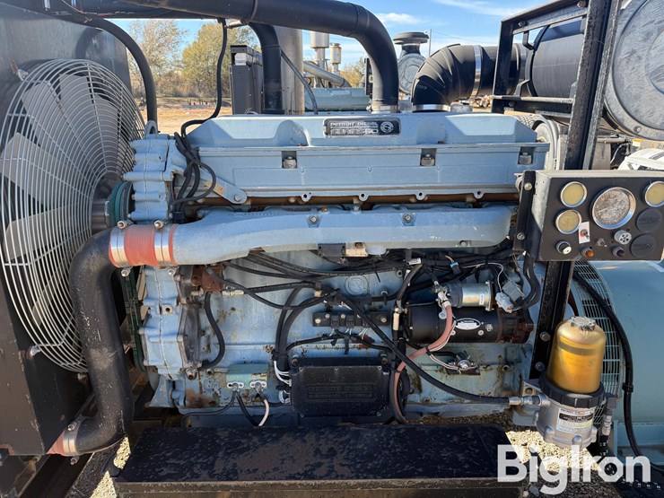 marathon-magna-200kw-skid-mounted-diesel-generator-image-10