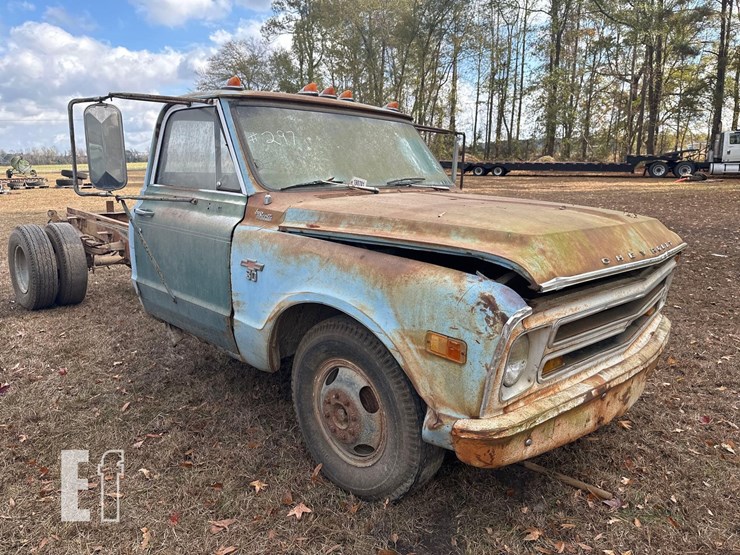 chevrolet-c30-image-1