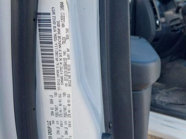 2011-dodge-1500-image-16