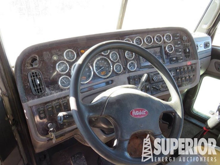 peterbilt-367-image-16