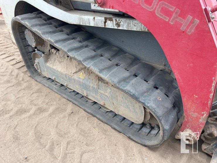 2019-takeuchi-tl8-image-12