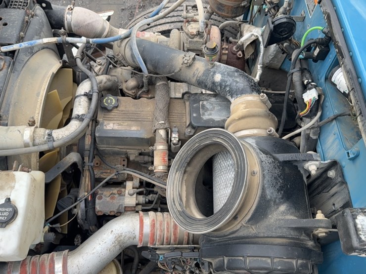 2012-peterbilt-337-image-30