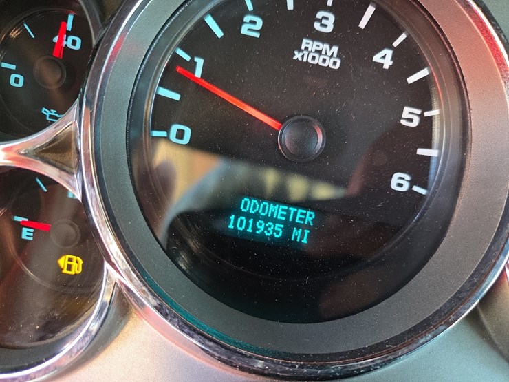 2010-chevrolet-2500hd-image-40