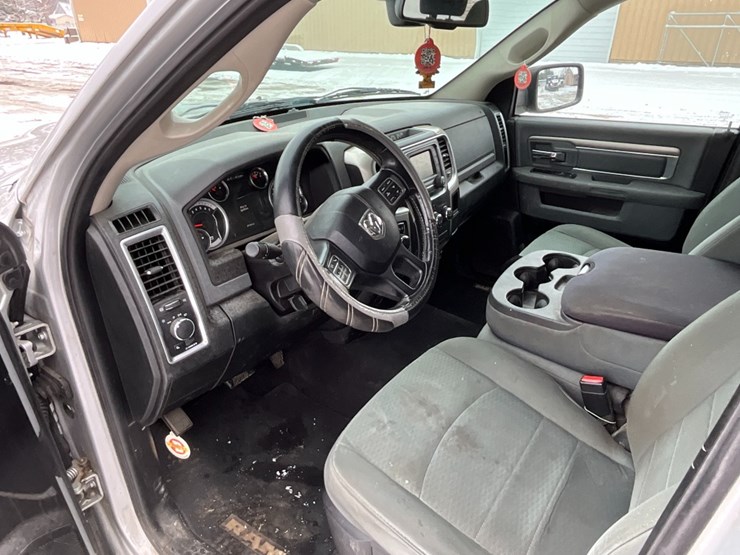 2015-dodge-1500-image-14