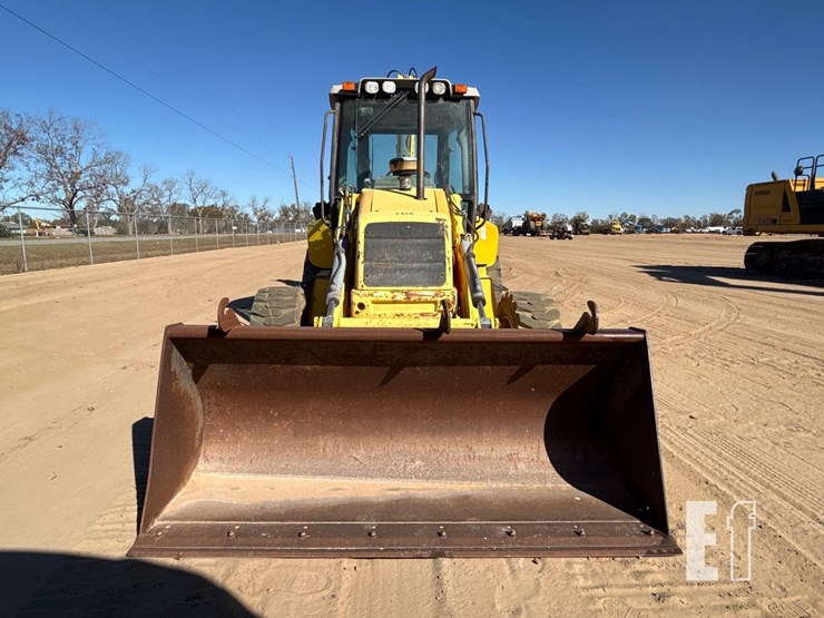 new-holland-b95-image-2