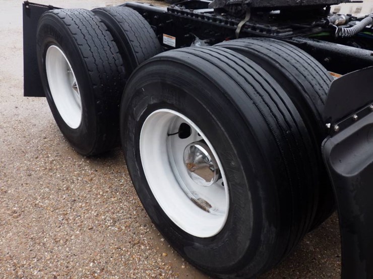 freightliner-cascadia-116-image-5